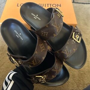 LOUIS VUITTON MULE SLIDES